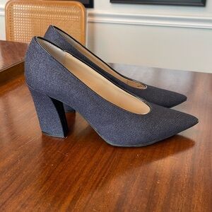 🧊J Renee 7W denim pointed toe, sculpted heel pumps: